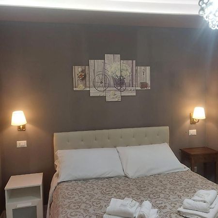 Dual Suites - 4 Posti Letto - Fiumicino Aeroporto E Fiera - Self Check-In Buitenkant foto
