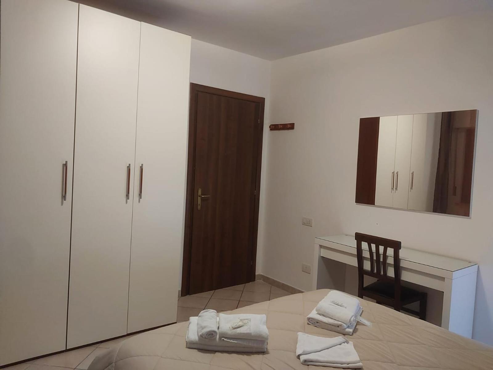 Dual Suites - 4 Posti Letto - Fiumicino Aeroporto E Fiera - Self Check-In Kamer foto